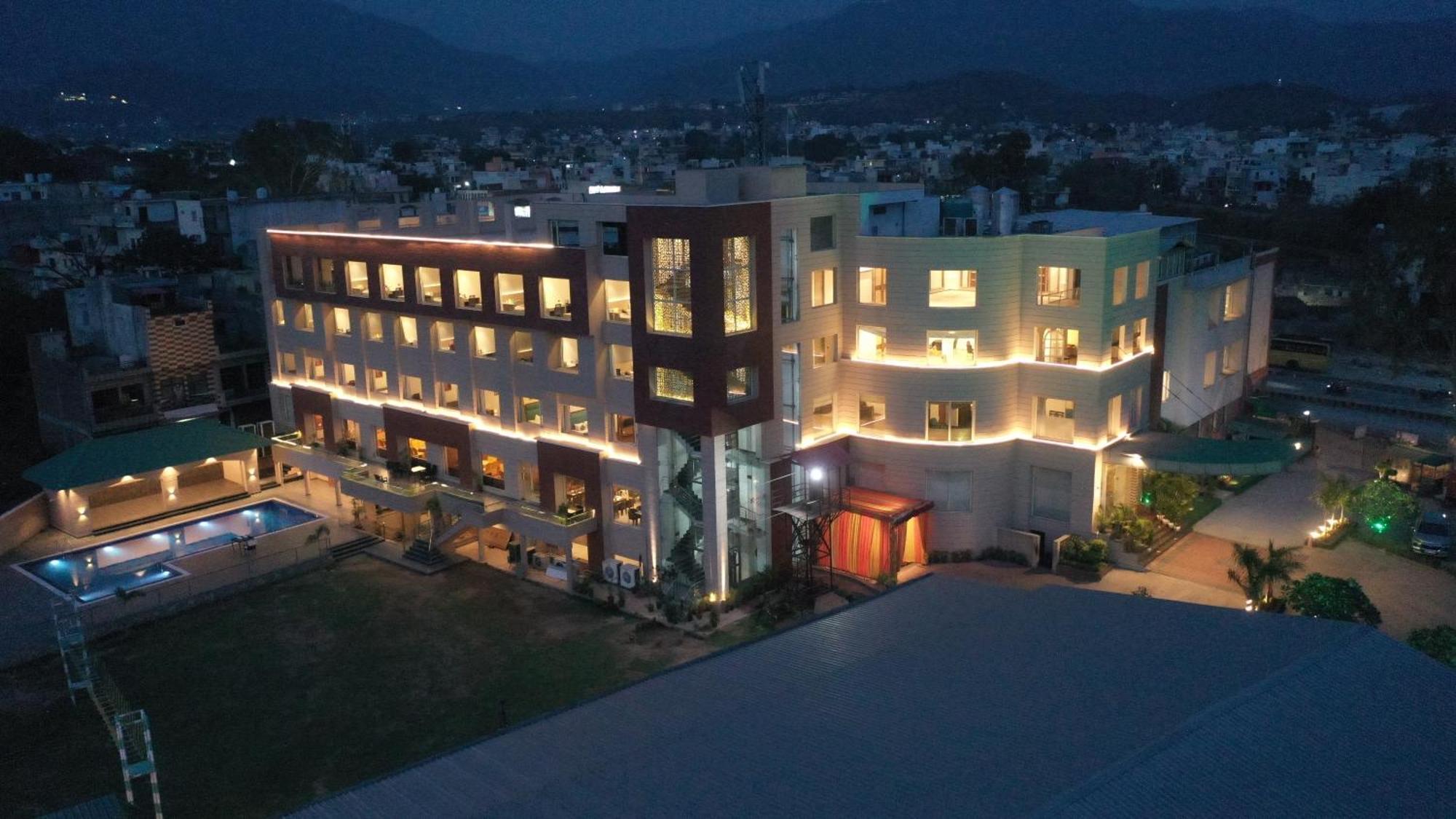 Hotel Classic Residency Kālka Εξωτερικό φωτογραφία